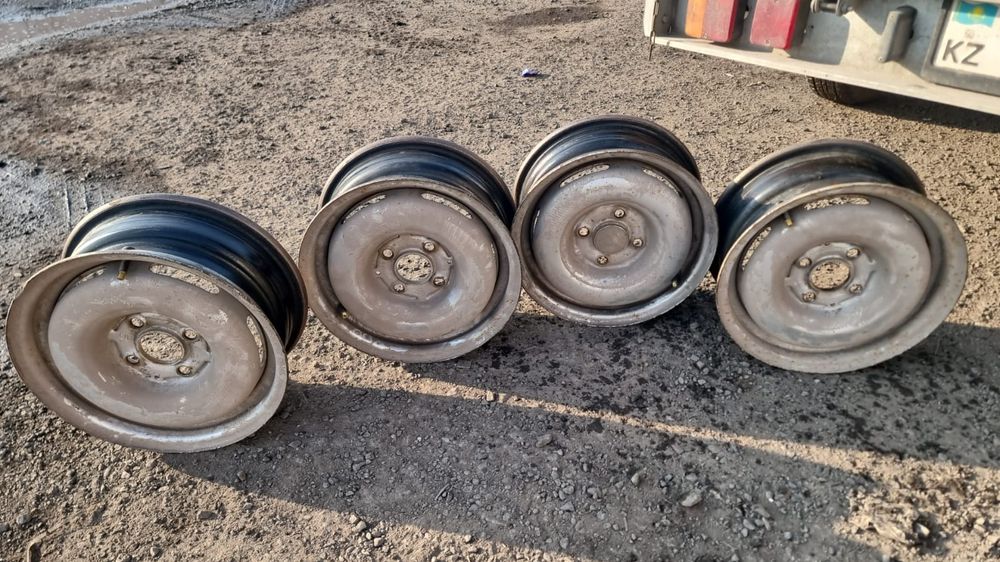 Продам диски от гольфа 2