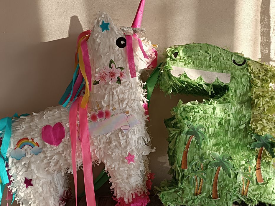 Пинята пони еднорог и динозавър