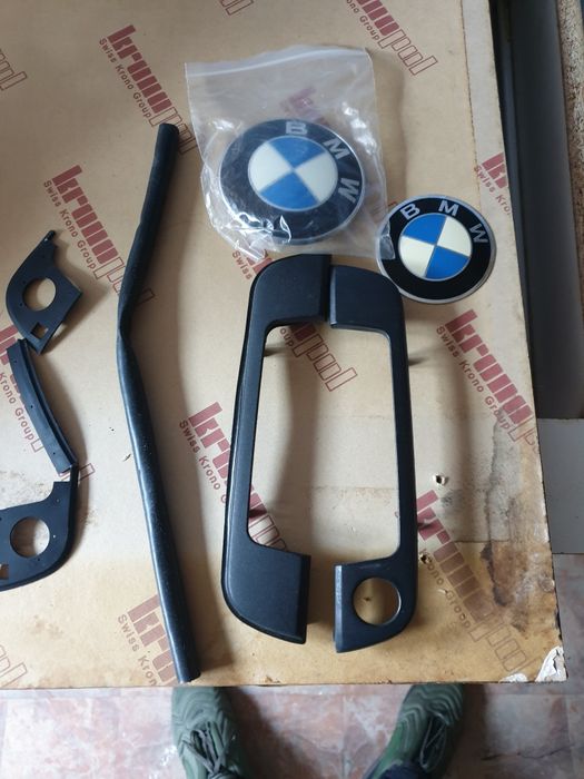 Емблеми и аксесоари за BMW 318i