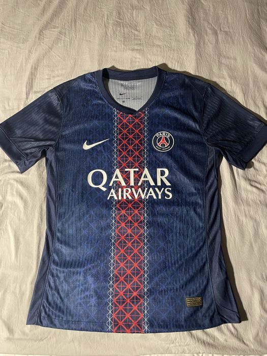 Чисто нови футболни тениски!