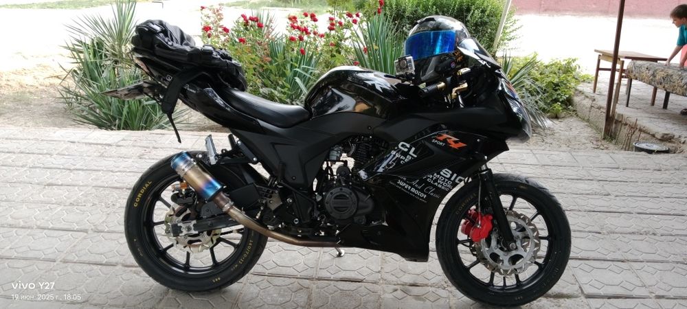 Мотоцикл аварийный срочно продаётся или обмен на скутер.!