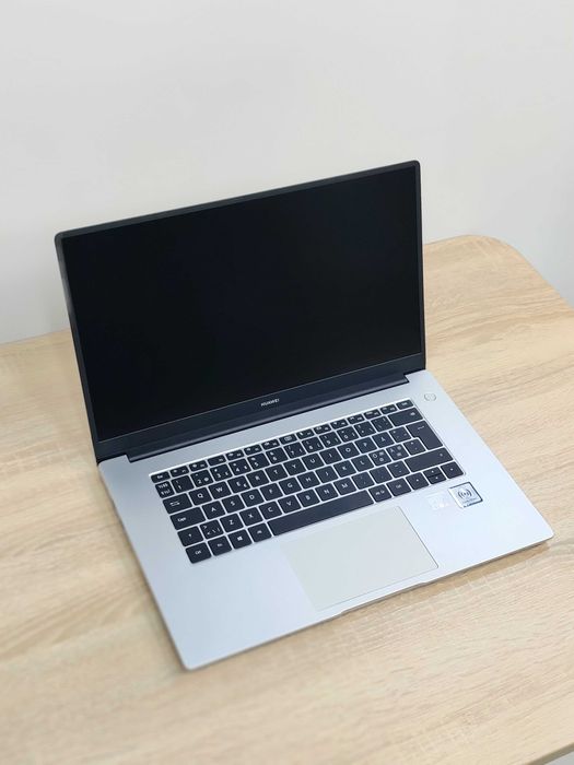 Huawei MateBook D15 /Ryzen 5 3500U/8GB DDR4/SSD 256GB/15.6 IPS Full HD