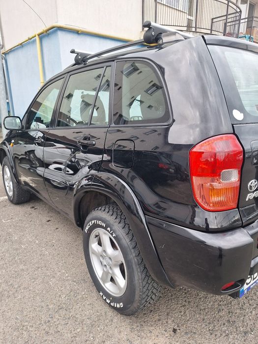 Vând Toyota RAV 4