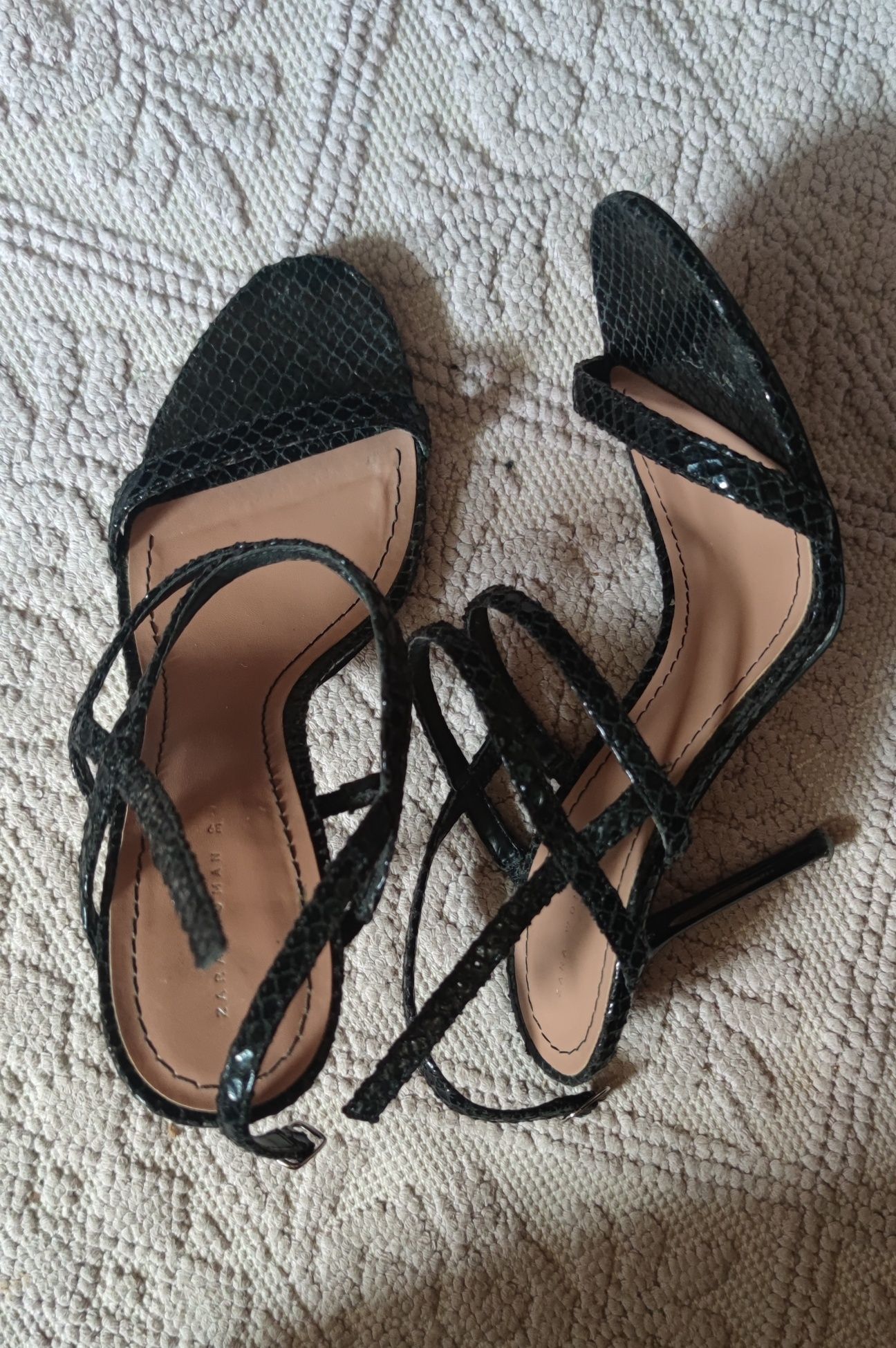 Sandale superbe piele șarpe Zara 37 Vând/Schimb