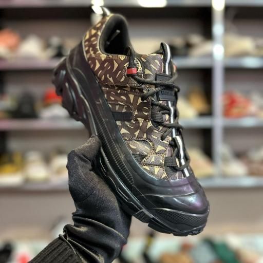 Adidaşi Burbery Premium 40,42,45