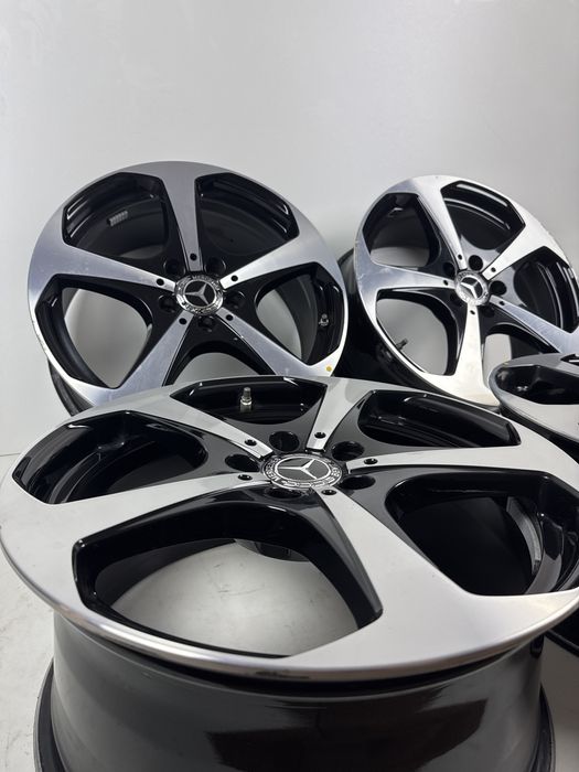 Se vinde set jante originale Mercedes Benz R18 in 2 dimensiuni