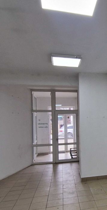 Inchiriez spatiu comercial