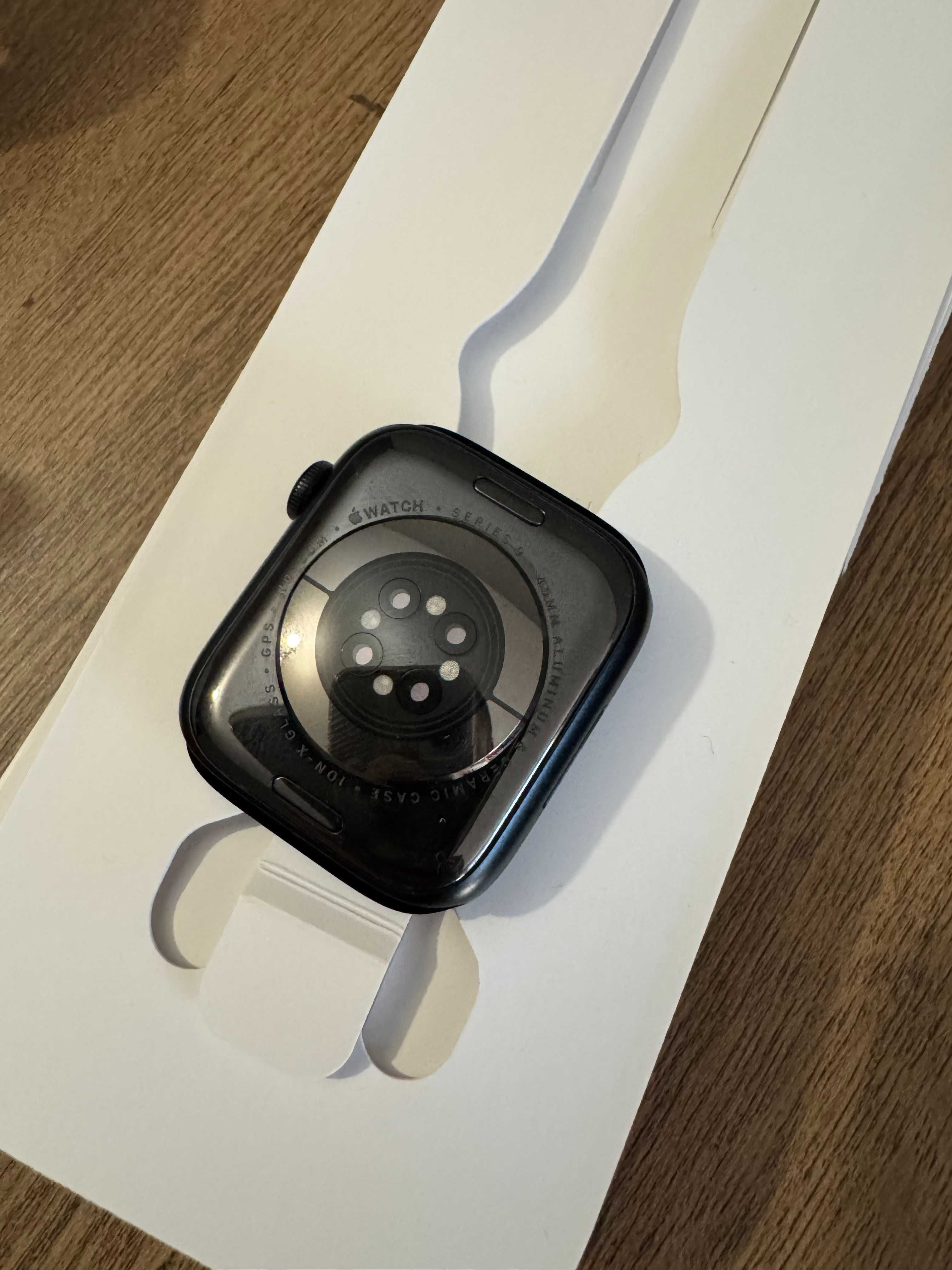 Apple Watch 9 45mm Midnight SB M/L GPS