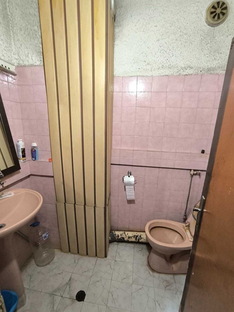 Продава се Двустаен апартамент в Перник, Изток - 57 кв.м за 1163 €/кв.м - Снимка #8