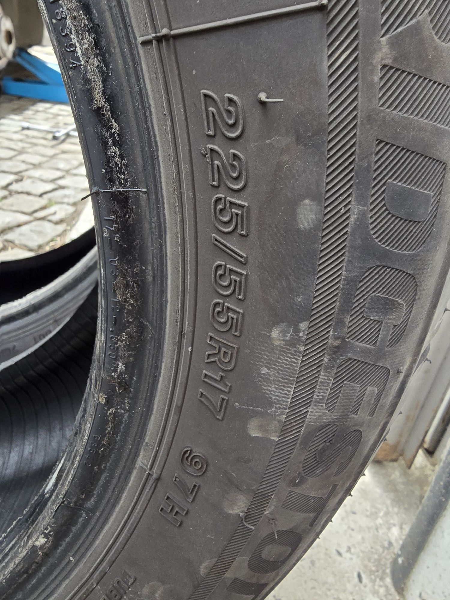 Bridgestone blizzak runflat 225 55 17 зимни за 2 бр.