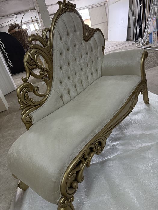 Canapea stil baroc