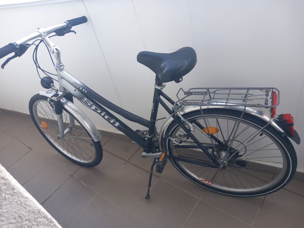 vând bicicleta 26 inch,model deosebit,schimbătoare shimano,import.