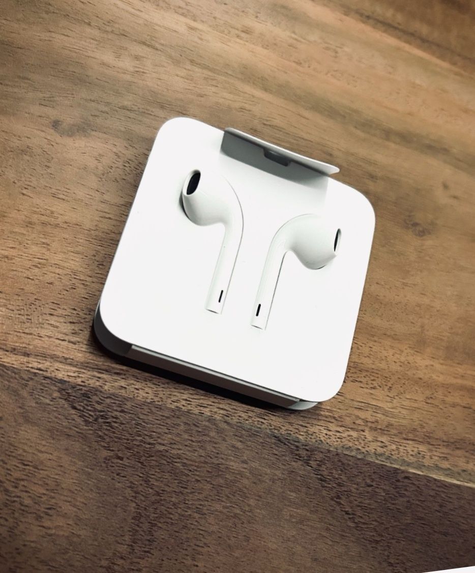 Нови слушалки Apple