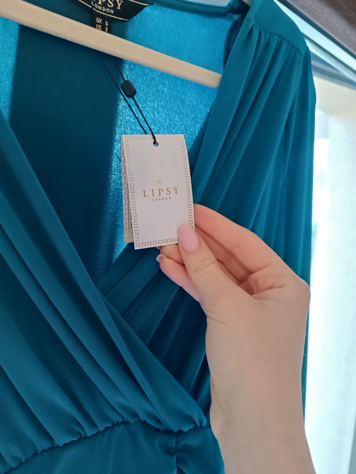 Красива дамска рокля Lipsy London