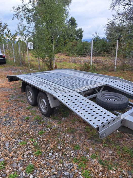 Inchiriez platforma transport auto