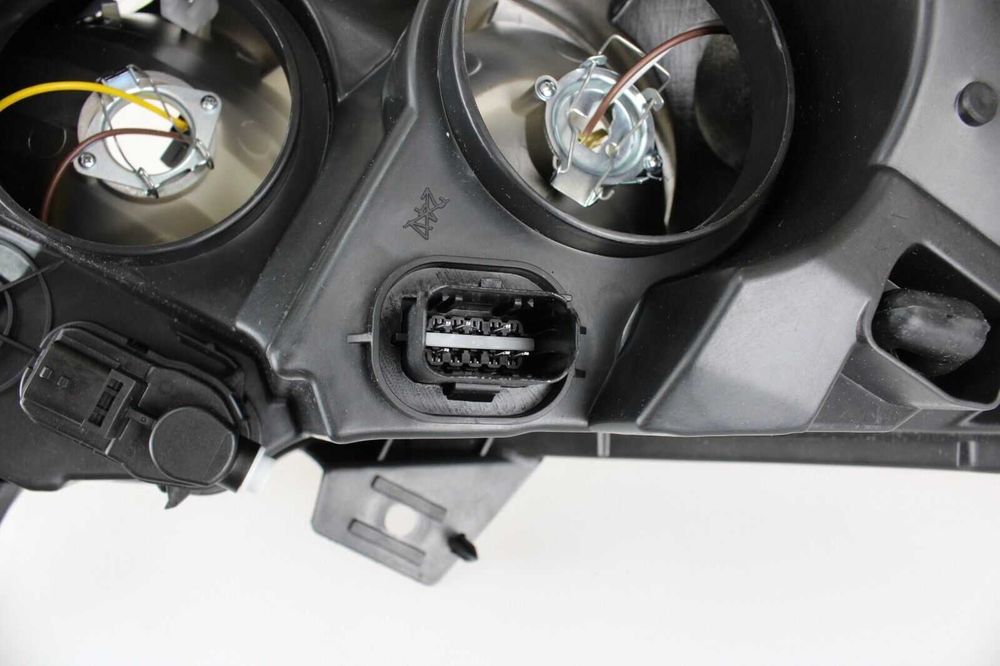 Фарове Фар за OPEL MOVANO 2010 - 2019 / Опел Мовано с мотор