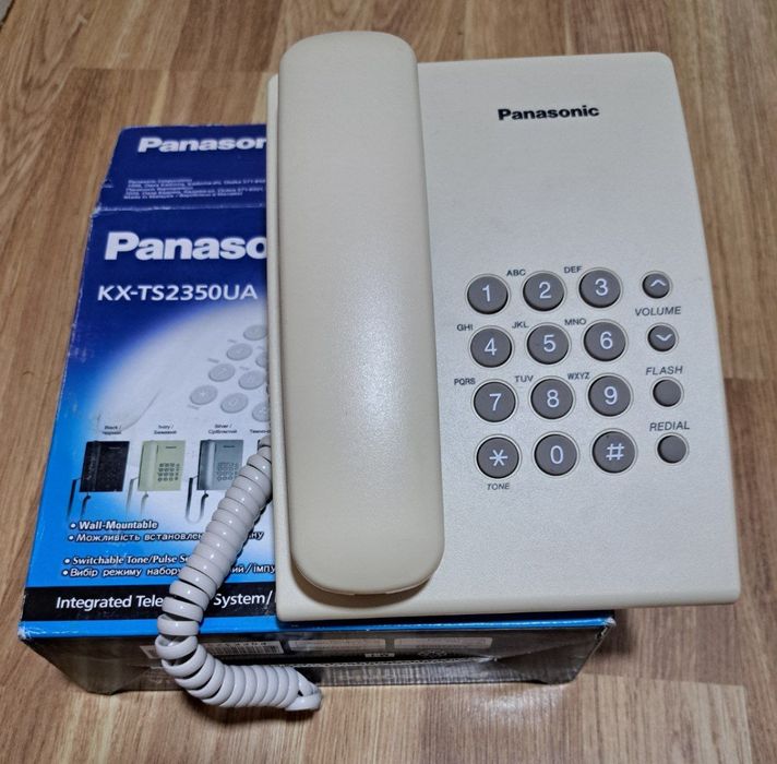 Panasonic KX-TS2350UA телефон