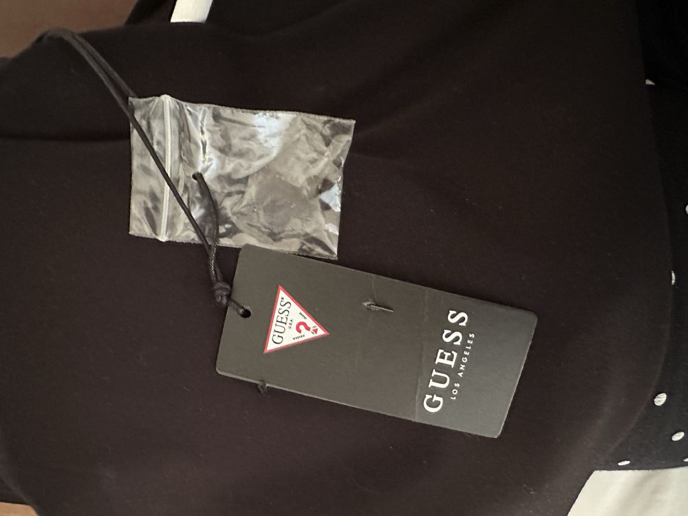 Bluza neagra Guess XS noua cu eticheta