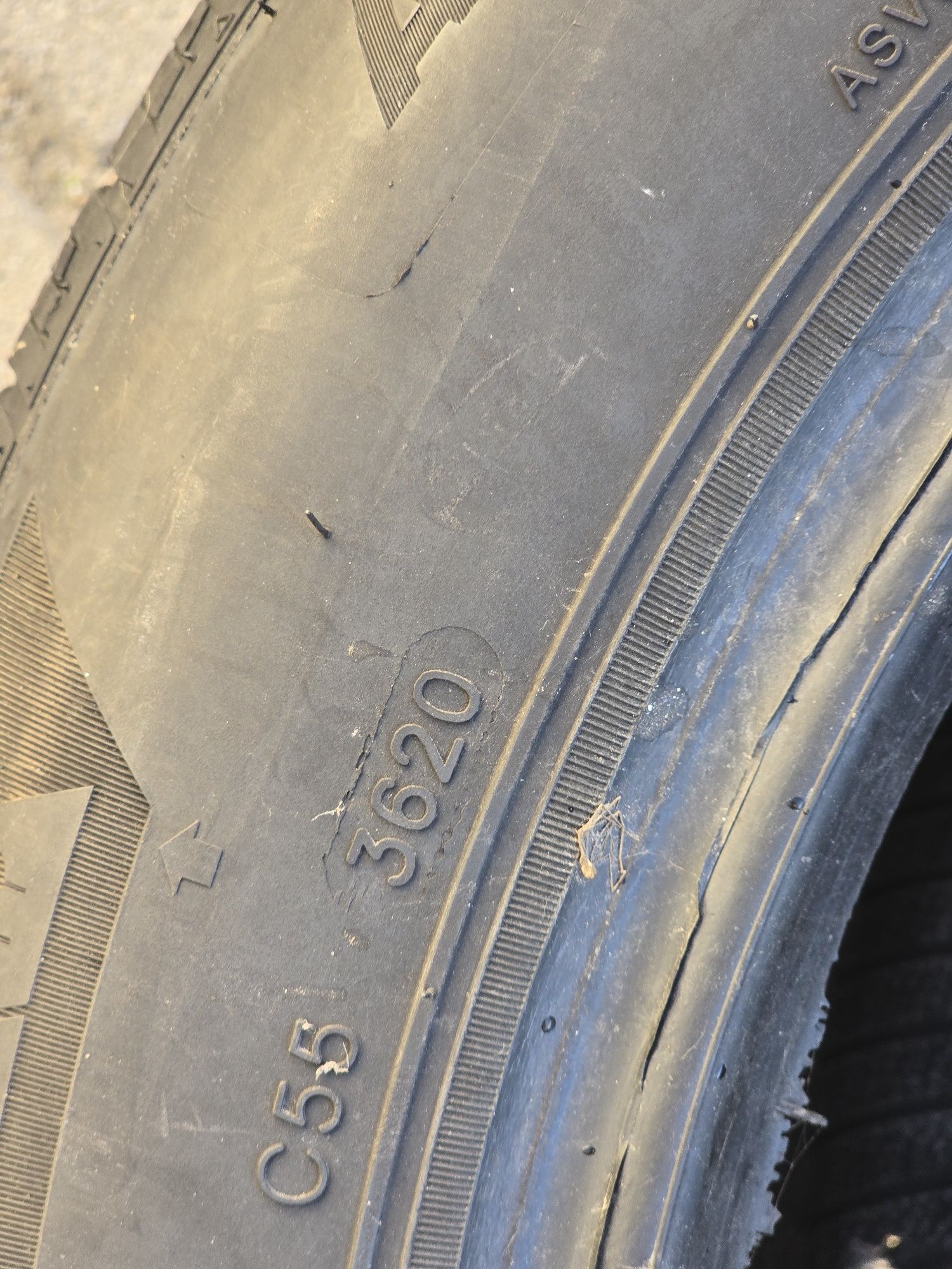 215 60 16c nexen