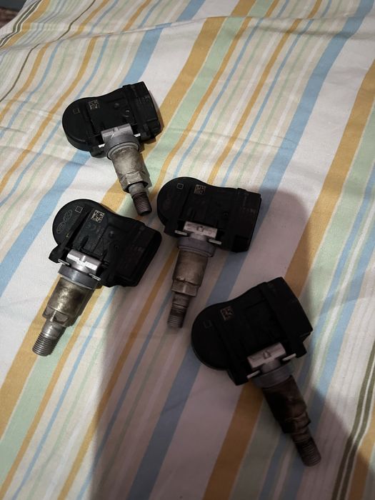 Цена стоит за комплект оригинальных датчиков шин (TPMS)  4 шт