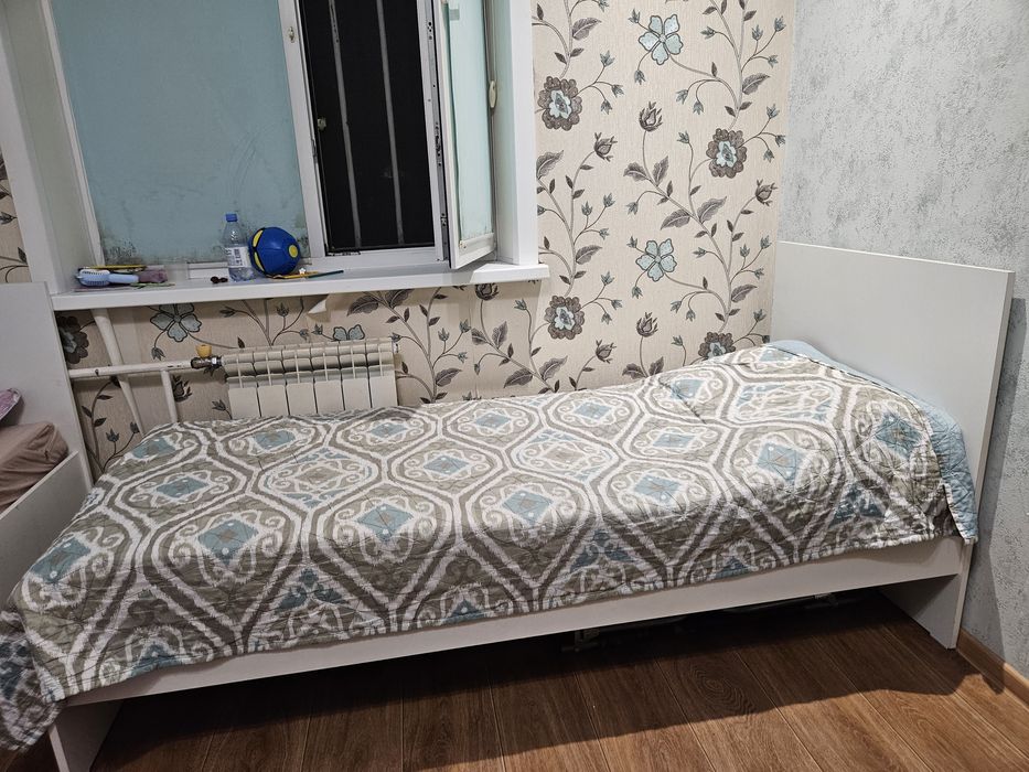 Продам односпальнюю  кроватьь