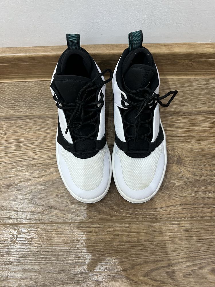 Adidasi sport Jordan albi