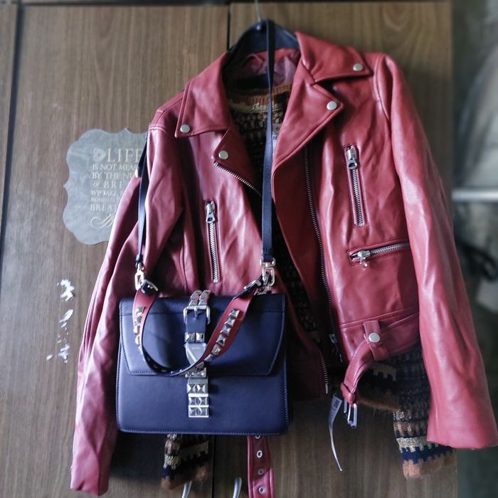 Ново дамско кожено яке ZARA