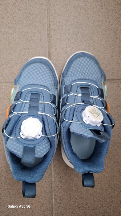 Adidasi , mărimea 31