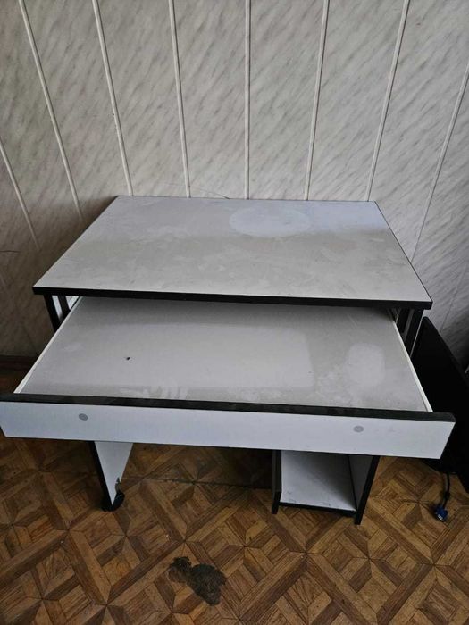 Продам компьютерные столы