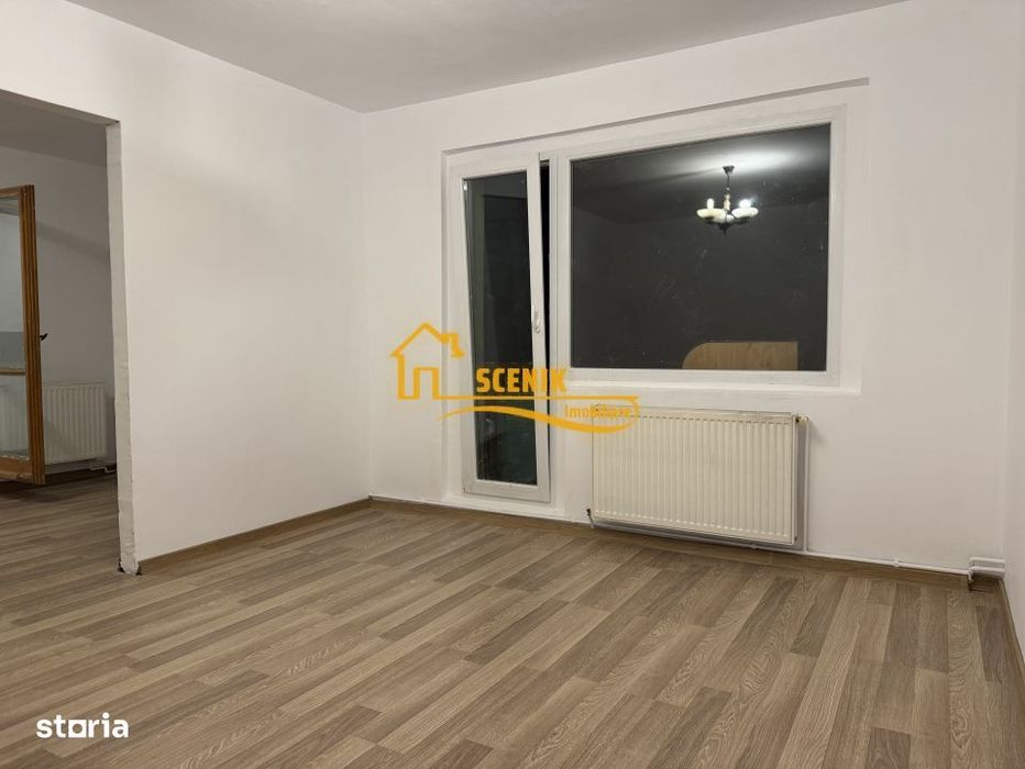 Apartament cu 3 camere semidecomandat, doua balcoane, zona piata Astra