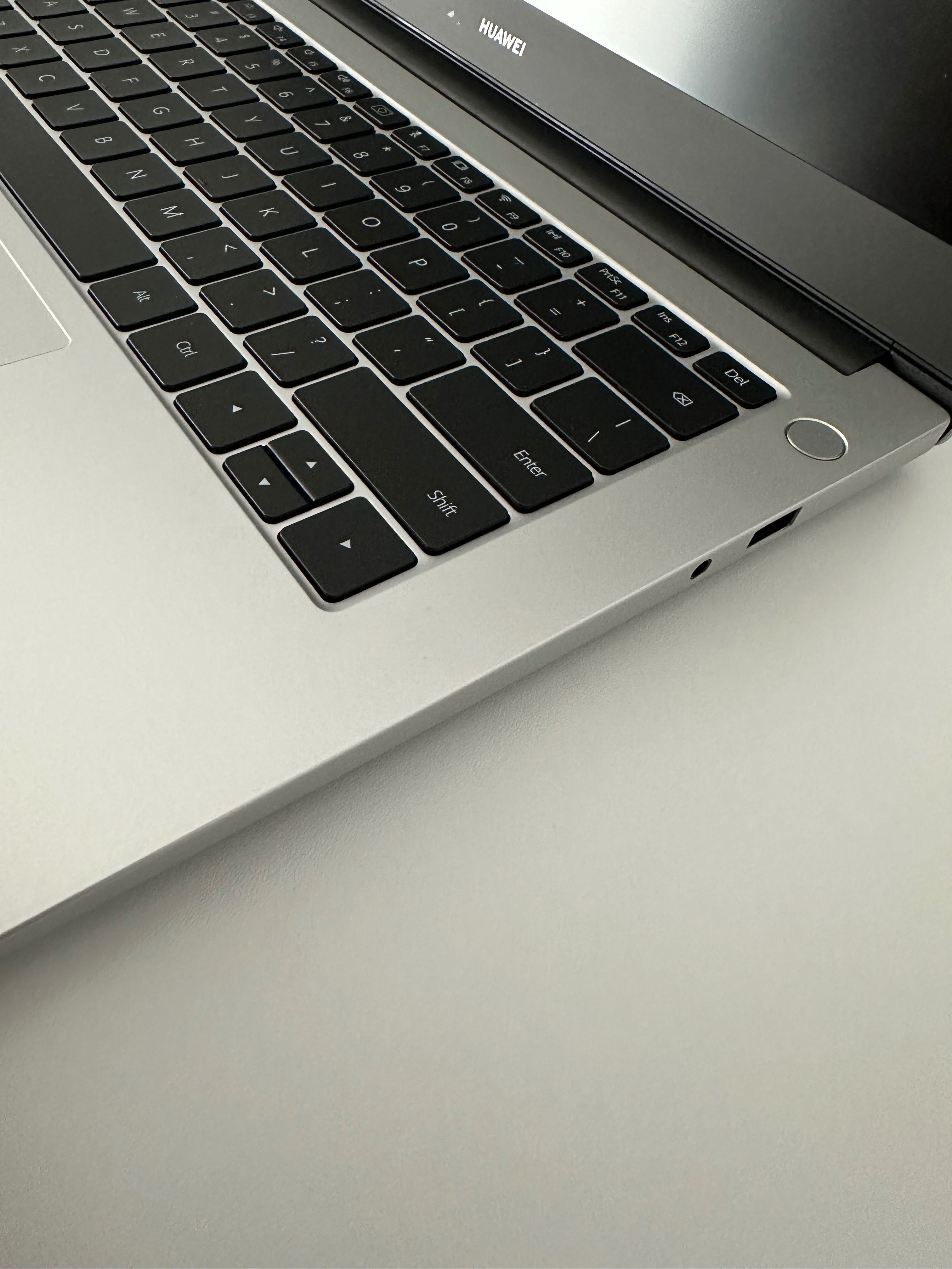 Huawei MateBook D14