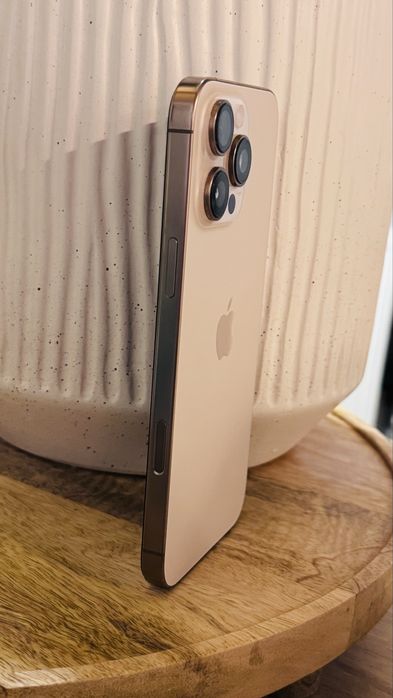 Vand iphone 15 si  16 pro max 256 gb in stare impecabila model esim