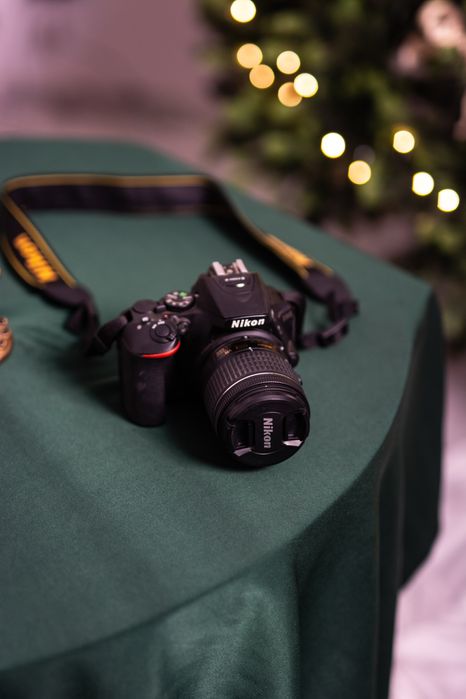 Nikon D5600 cu 3 obiective, doar 900 cadre