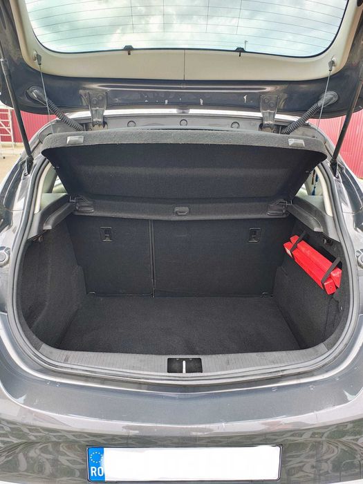 Opel Astra J 2013