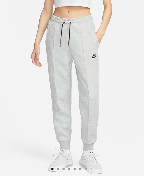 Женский Спортивный костюм Nike