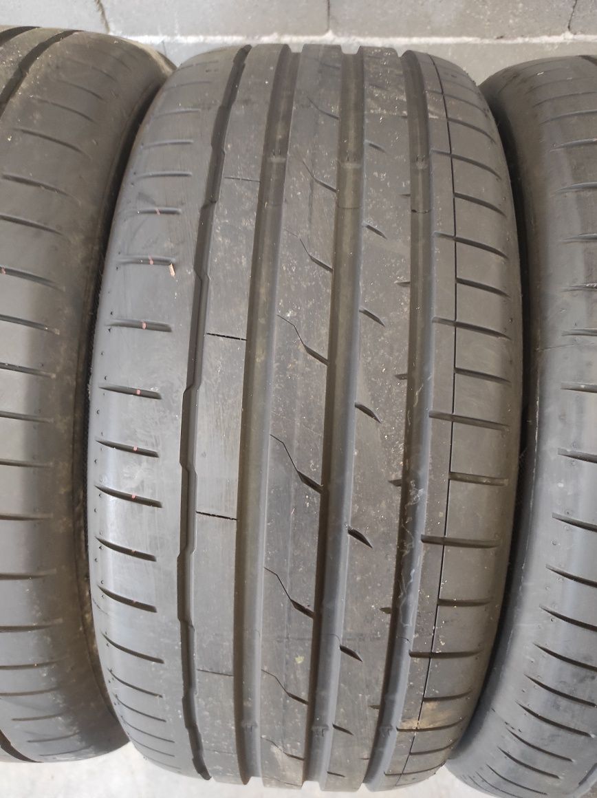 255/45/19 Hankook