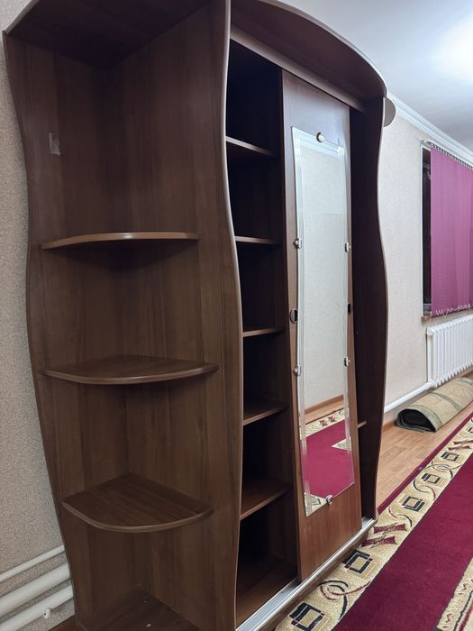 Продпется шкаф - шифоньер