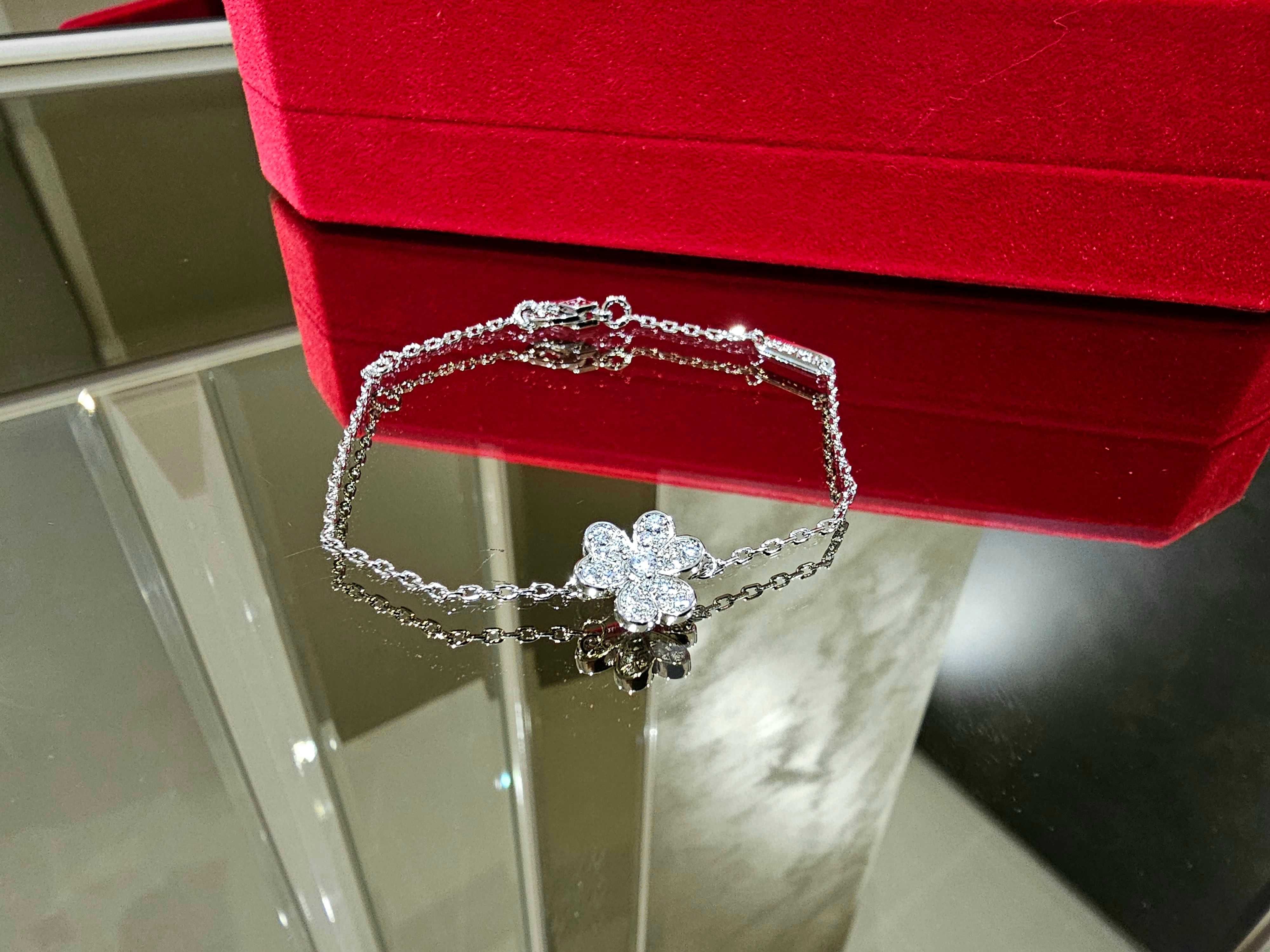 Van Cleef & Arpels VCA Silver Mini Frivole Diamond Дамска Гривна