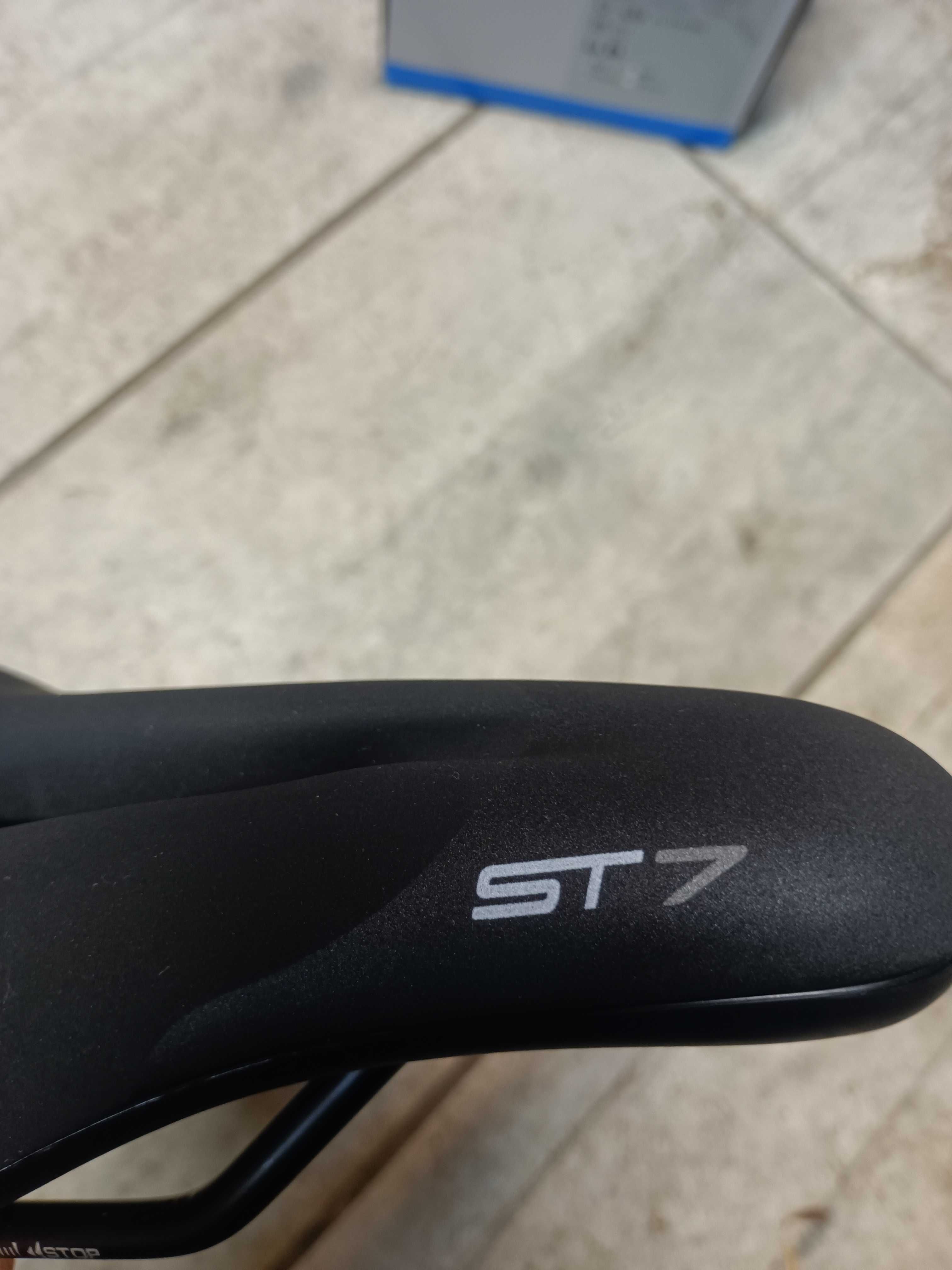 Selle Italia 
 ST7 Superflow