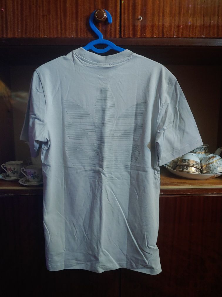 Продам футболку Adidas