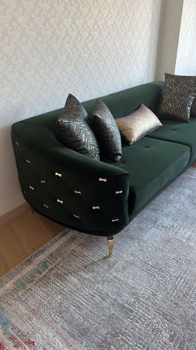 Диван продам срочно , размеры на фото.!