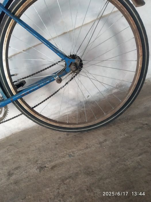 Велосипед сотилади бахоси 550000 булиши