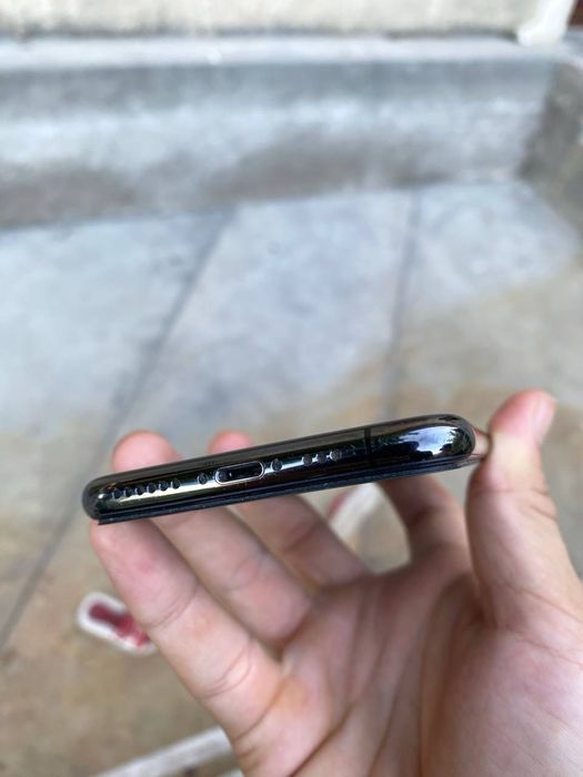 Iphone XS ideal sotiladi