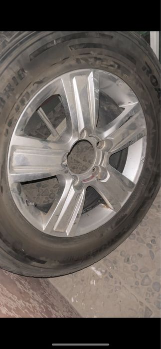 Продам диски в комплекте с шинами