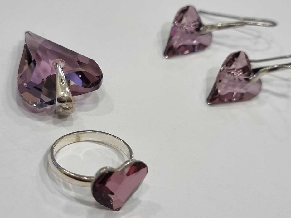 Сребърен комплект с кристали, обеци, пръстен, висулка