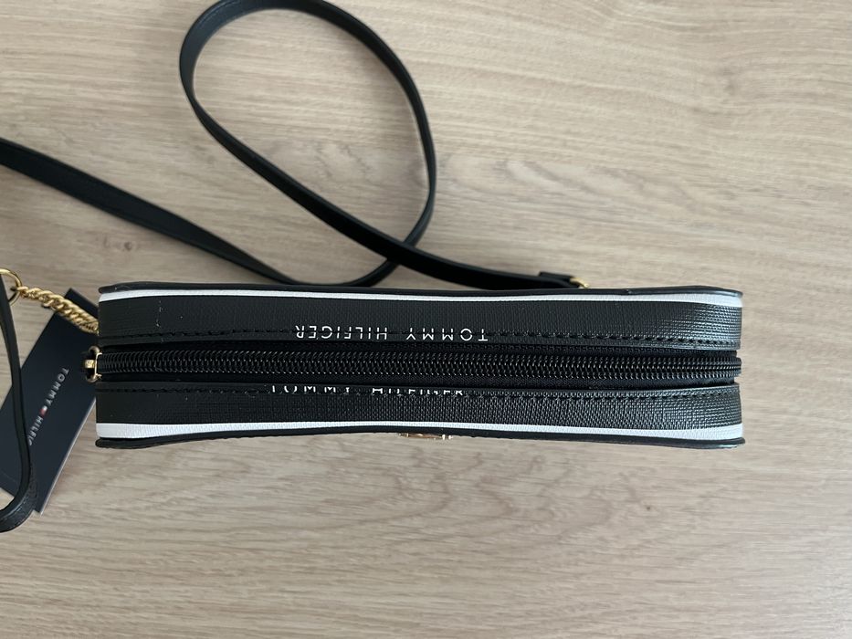 Оригинална чанта Tommy Hilfiger