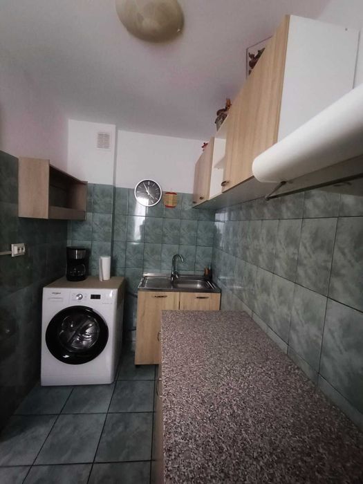 Inhiriez Garsonieră cu loc de parcare         Piața Sudului, București