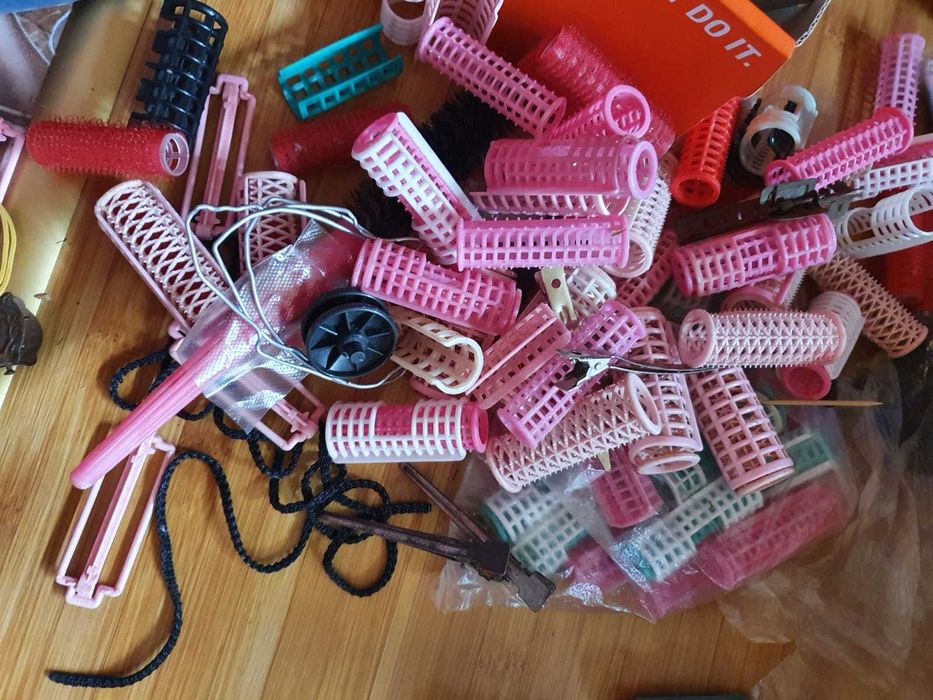 bigudiuri  diverse modele peste 100 bucati