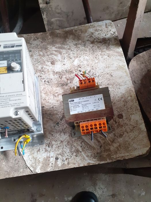 Transformator și diverse contactoare. invertor 2,2kw