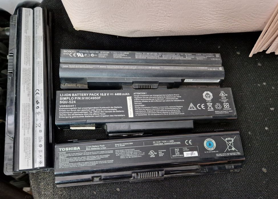 Lot 14 baterii defecte pt laptop